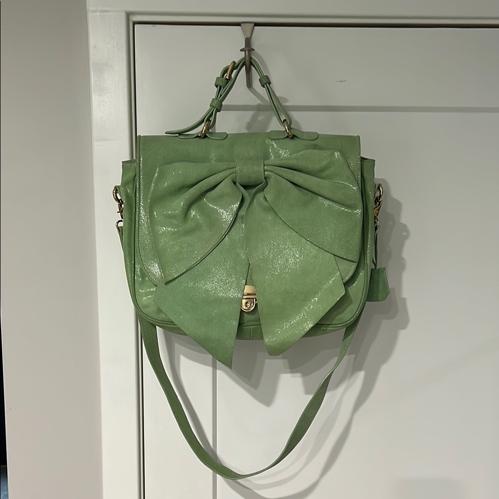 RED Valentino Green Shoulder Bag with Structured Design